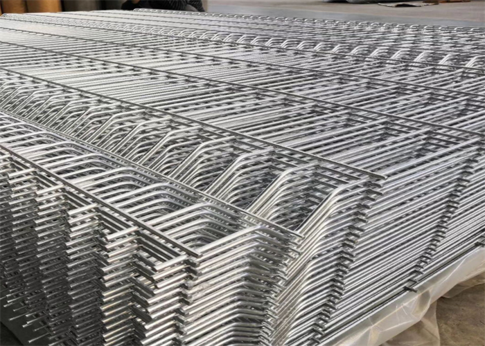 Square Hole Shape Hot Dipped Galvanized Welded Fence Panels For Protect Use