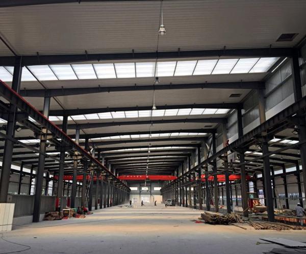 Fabricación de estructuras de acero para instalaciones del sector energético: Componentes modulares C Z Purlin