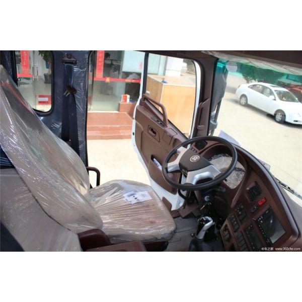 ACC Cruise Control Sinotruk Steyr D7B 380HP 4X2 Traction Truck Head 6.21*2.496*3.875M