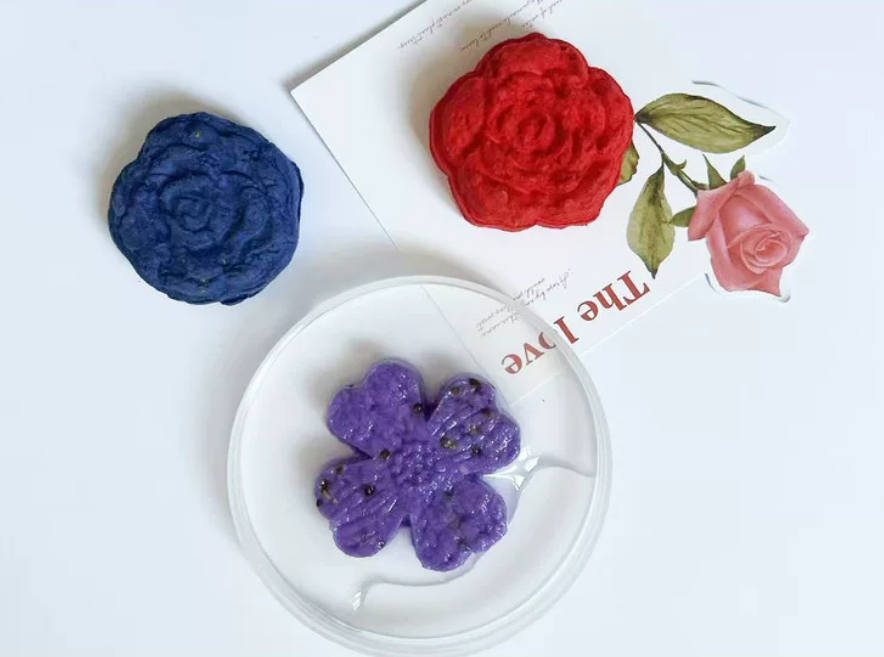 Plantable Seed Paper Cards With 3D Botanical Shapes For Romantic Occasions