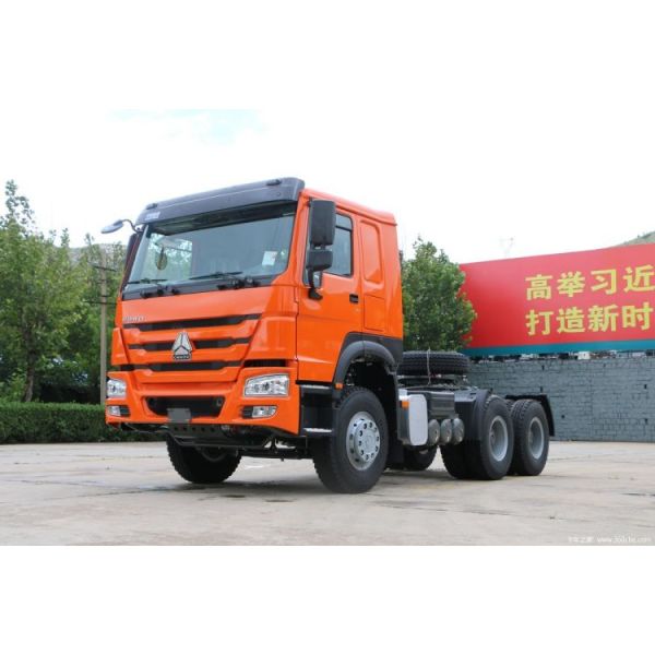 Versatile SINOTRUCK HOWO-7 4*2 6*4 Diesel Traction Truck for Special Truck Applications