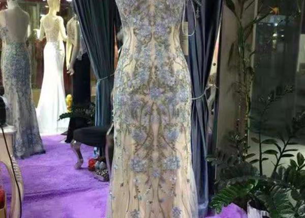 Sleeveless Mermaid Style Prom Dress / Special Lace V Neck Ball Gown Backless