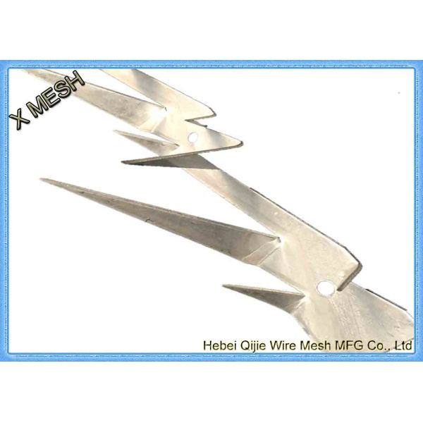 Гальванизированная толщина шипа 2мм стены ячеистой сети металла анти- проползенная