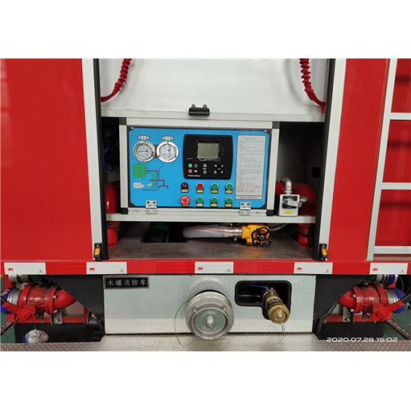 4x2 coche de bomberos de la oferta del agua de la dislocación de la impulsión 217HP 5.88L con el petrolero 2000L