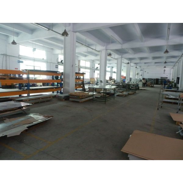 дисплей 3 пирамиды Холограм витрины дозора 3Д Холо встает на сторону 32 дюйма