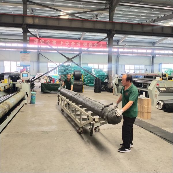 Геомембрана из 1 мм HDPE для прудового линера Рыбная ферма прудовый линер 0,7 мм Водонепроницаемые геомембраны