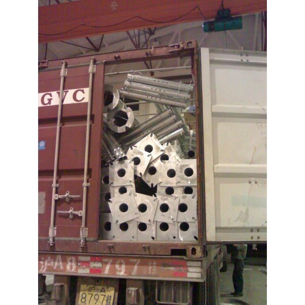 13m покрынный порошок 2 разделов и гальванизировало конический уличный свет Poles для освещения дороги