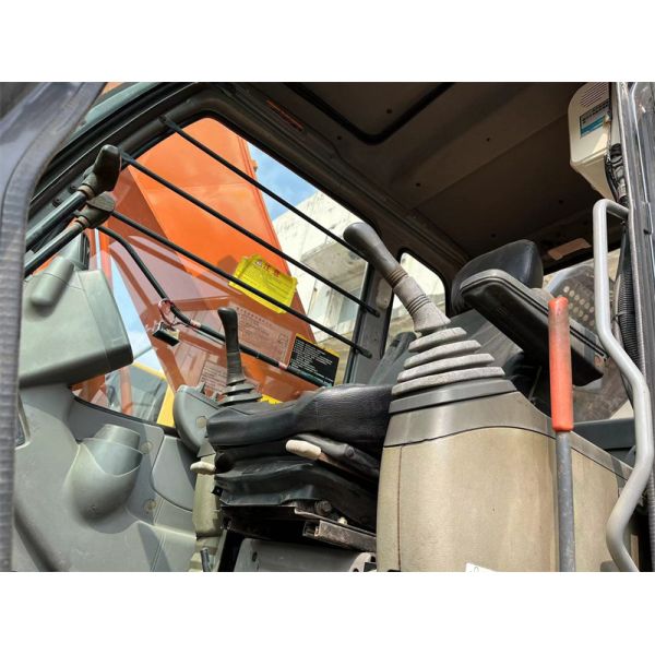 Japan Made ZX240 Hitachi Crawler Excavator 24T Construction Hitachi Medium Excavator