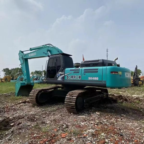Excavateur Kobelco SK480LC d'occasion pour les travaux de construction et de construction Modèle 2022 Poids de la machine 48 tonnes Excavateur hydraulique rampant Faible consommation de carburant et Services de protection et d'entretien de l'environnement
