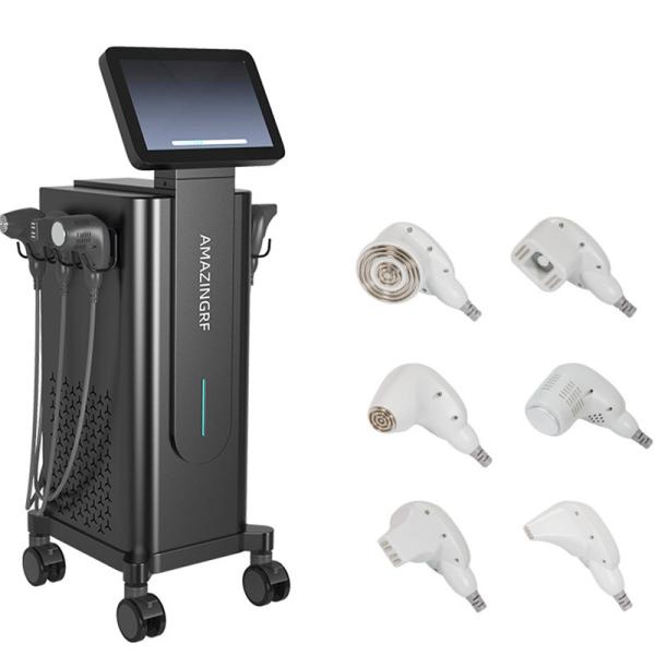 Une machine à all-in-one pour le visage, un appareil de minceur de corps.