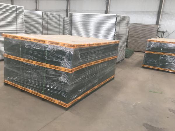 PVC Powder Coated Galvanized Metal Welded Wire Mesh Fence