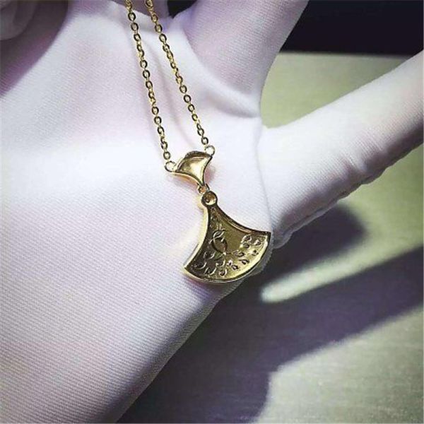 Real low price and high quality jewels18k gold white gold yellow gold rose gold Mosaic pearl female and diamond necklace