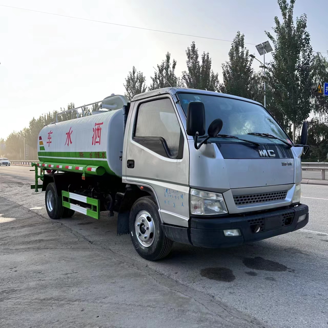 5000 литровый водяной грузовик с очистителем воды и максимальным крутящим моментом 2000-2500 Нм