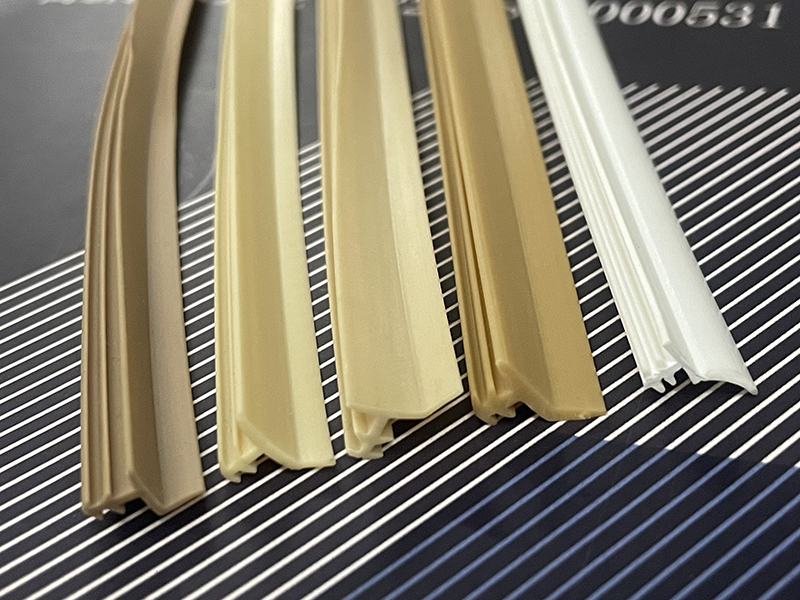 Мягкий резиновый обнажать погоды PVC на деревянная доска обхода 7*4mm