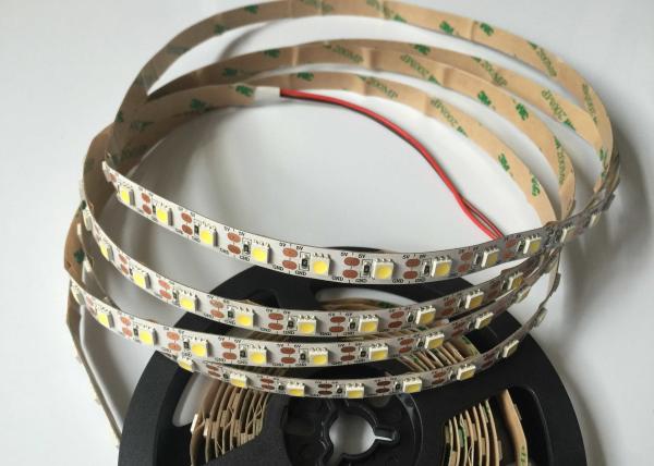 Baixa tensão 20lm - cor de 22lm 5050 SMD que muda as luzes de tira conduzidas, 14.4W/M