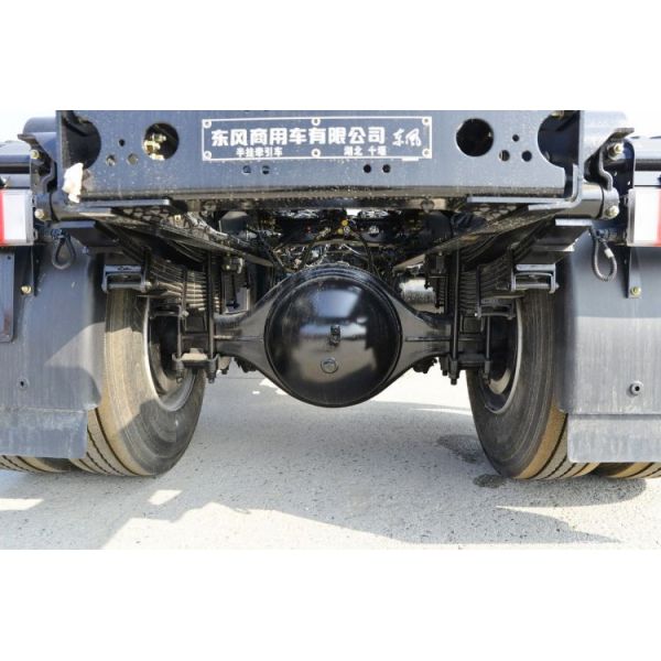 Half a Row Seat Rows Dongfeng Tianlong KL 385 HP 4X2 Tractor Trucks with Touch Screen