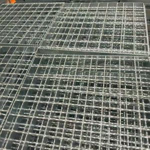 Мы можем проложить стальную решетку для дороги на ферме антикоррозионная и антиэкструзионная