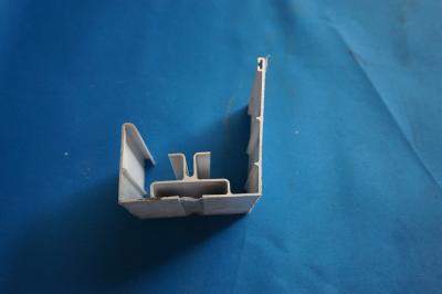 Perfil de aluminio para toldo de operación manual con tratamiento de superficie