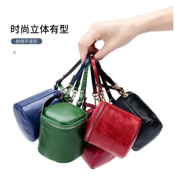 Outdoor Makeup Pouch Lipstick Lip Case with Customized Color Cosmetic Organizer Purse