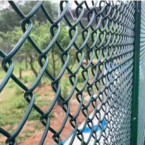 Grillage en fil de fer galvanisé et plastifié pour clôture en protection de jardin