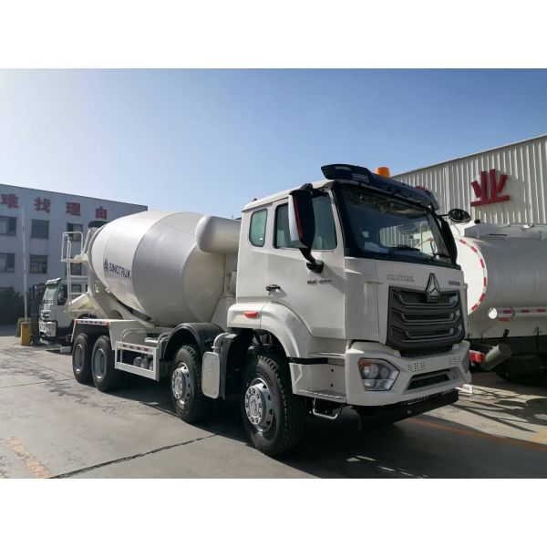 Shacman Sinotruck Sitrak HOWO Concrete Mixer Truck Used Dump Tipper Tractor Trucks Fuel Tanker Car Flatbed Lowbed Cargo Side Board/Curtain Semi Trailer