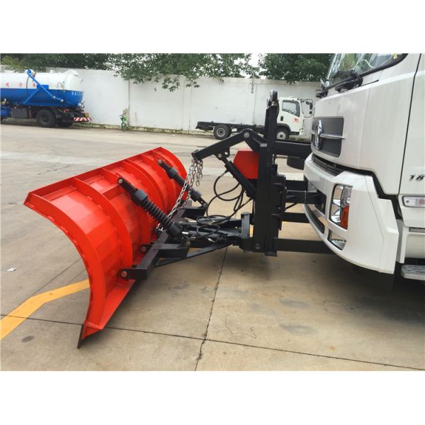 Dongfeng Vacuum Road Sweeper Truck 8000 Liters 4x2 6x4 8x4 With Snow Shovel