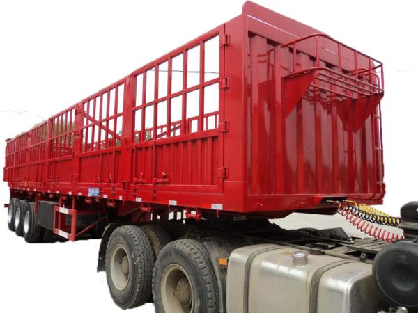 Dongfeng 3 Axle Semi Trailer , Lattice Fence Cargo Semi Trailer For Horse Transportation
