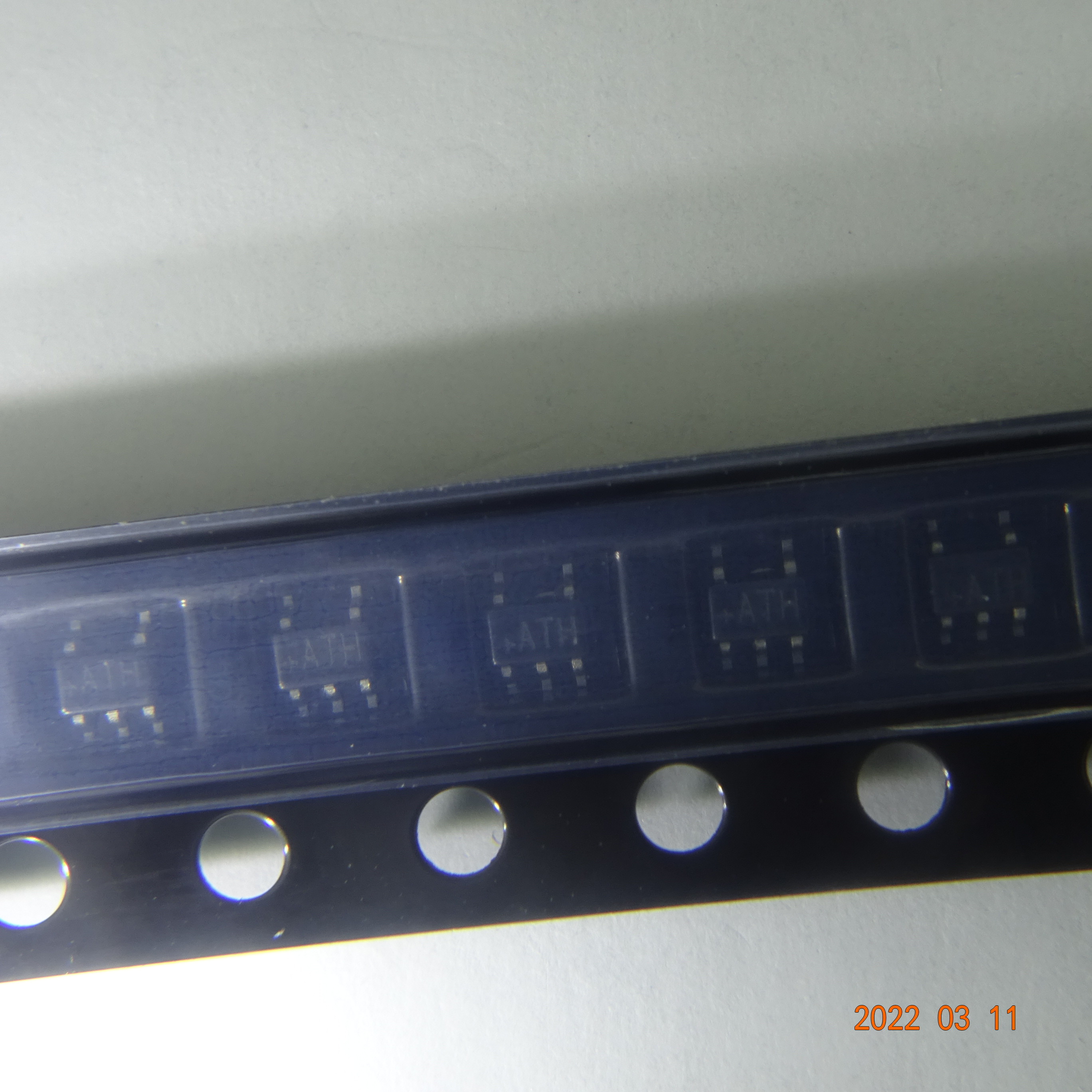 ИС MAX8510EXK18+T 120 мА, линейный LDO-регулятор напряжения
