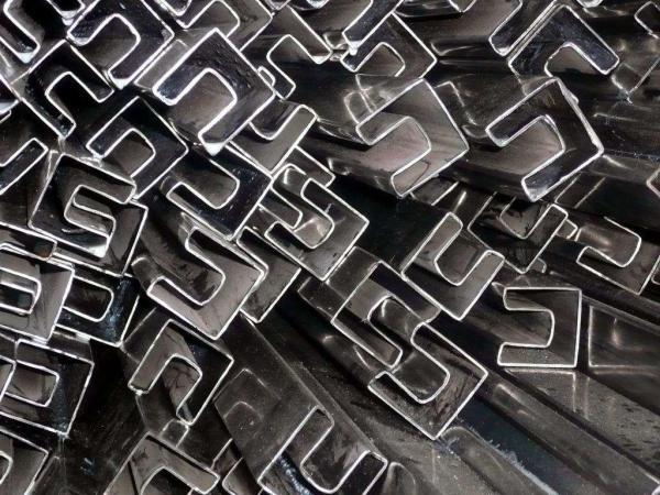 Hot Rolled Precision Steel Tube ASTM A554  Decorative Oval Single Slot Tube