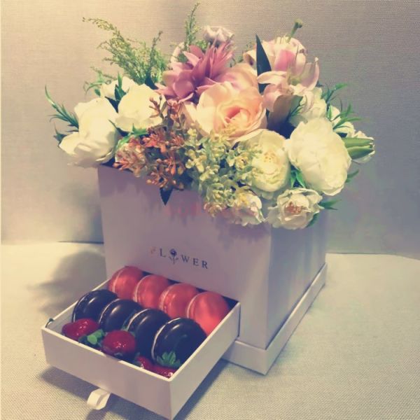 Boîtes d'emballage de fleurs carrées conservées en chocolat rose Emballage en carton ondulé