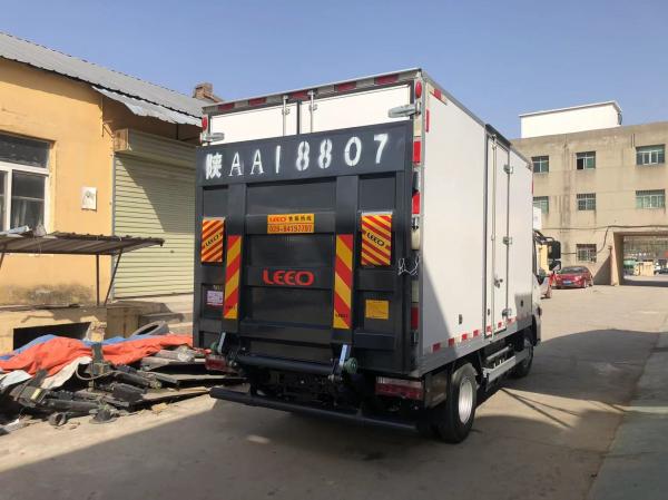 Automatic cantilever truck electric tailgate lifting equipment with voltage of 12V/24V and 8L hydraulic cylinder