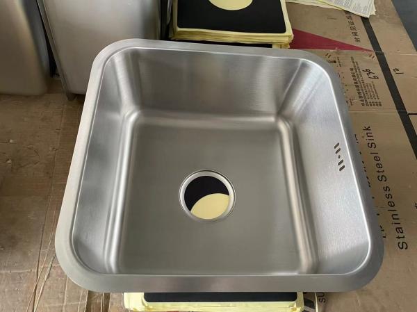 0.7mm Polished Undermount Stainless Steel Kitchen Sink 60*43cm