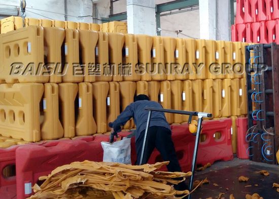 1.4m Plastic Road Barrier Blow Molding Machine 480Pcs Daily Production Capacity SRB120N