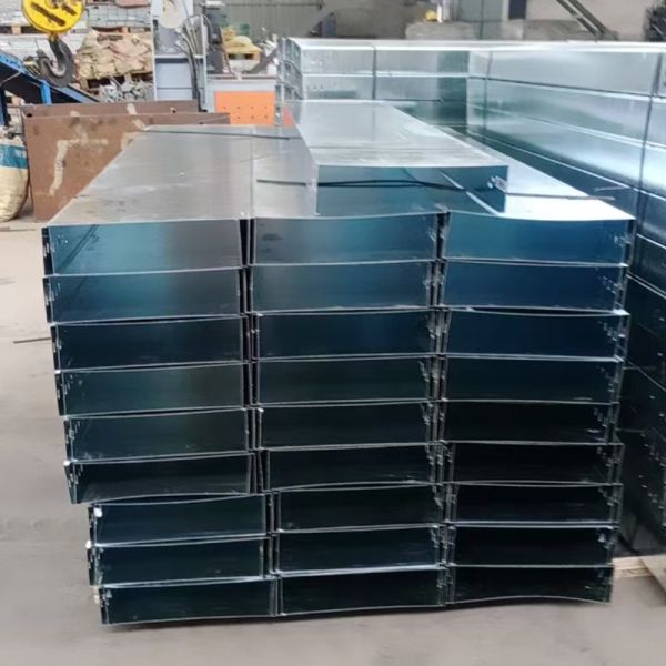 1.0mm-2.5mm bandeja de cable de acero galvanizado para soporte de cable resistente en entornos industriales