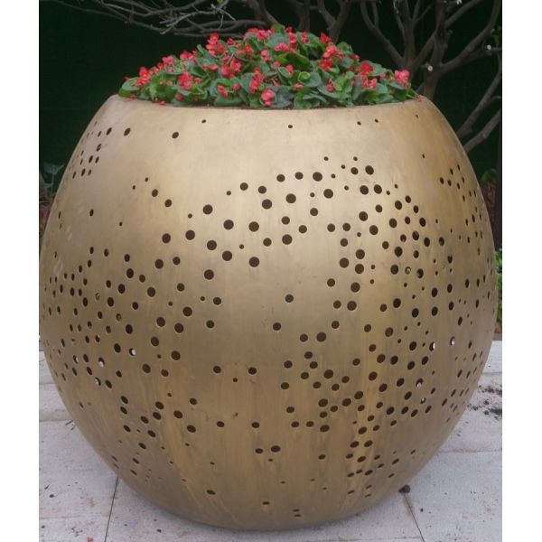 Modern Large Metal Flower Pot Garden Crafts Hollow Outdoor Metal Plant Pots