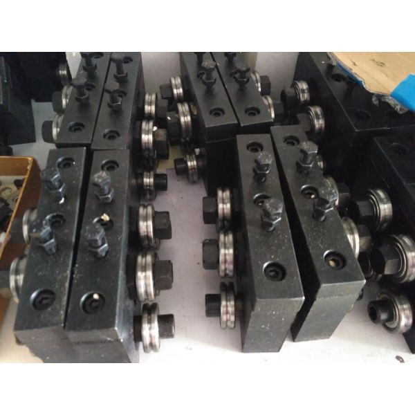 Бурильная труба раскручивателя трубопровода 350*120*120 Мм спиральная выправляя машину