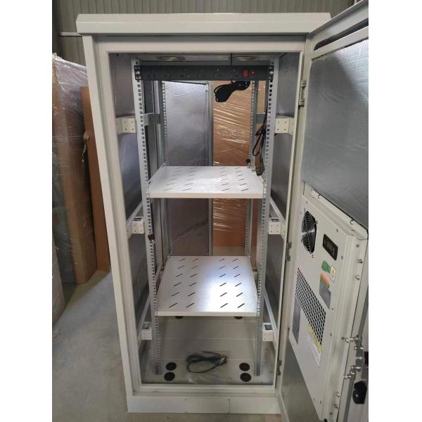 800*800*2000 42U Server Cabinet with 19 Inch Rainproof Design and 2 FAN Accessories