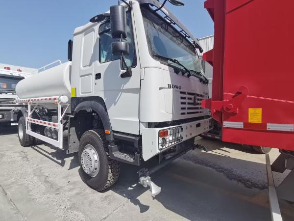 HOWO SINOTRUK Caminhão de tanque de água 300HP com função de lavagem de alta pressão