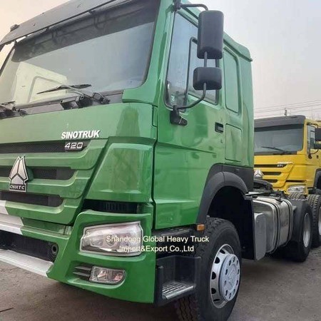 371HP and 420HP Sinotruck HOWO A7 6X4 Tractor Truck with 12.00R20 Tires for Heavy-Duty Hauling