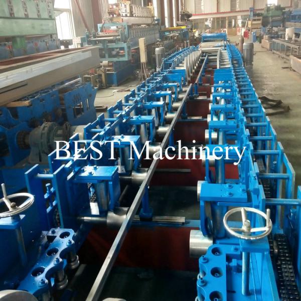 O aço galvanizado galvanizou o cabo Tray Manufacturing Machine dos furos de perfuração 2.5mm