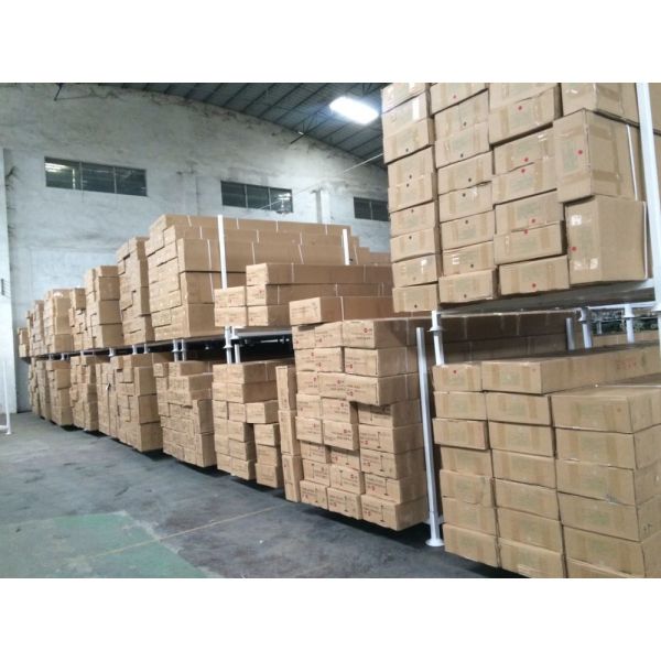 Вилла торговой улицы парасоля пляжа зонтика патио бортового поляка Striped двойная, который встали на сторону