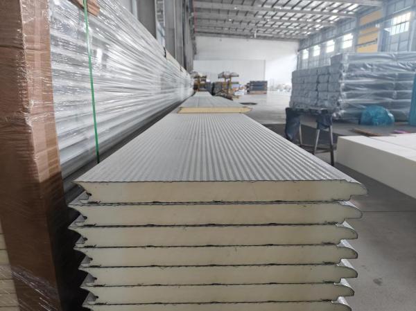 Portas seccionais industriais elétricas com painel de porta de 40 mm carga de vento 450N/M2