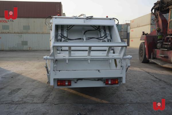 Light Duty 8CBM Garbage Remoral Back Loader Compact Garbage Truck