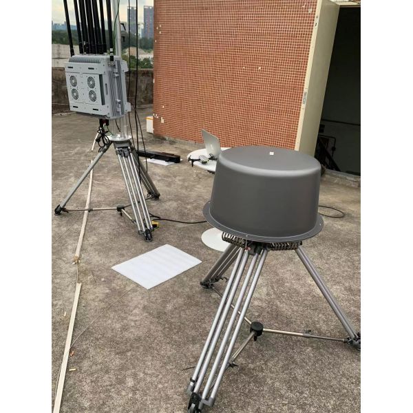 Vehicle Mounted UAV Jammer With 300M-6Ghz Full Band 8-12 Bands 400W Anti Drone Equipment