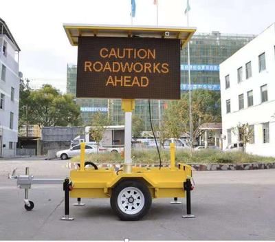 9000 nits P20 Mobile Led Screen Trailer Vehicle Message Sign For Traffic Service