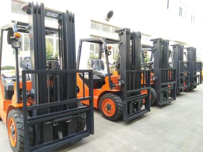 Automatic Transmission Diesel 2.5 Ton Diesel Forklift With Double / Triplex Full Free Mast