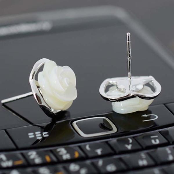 Sterling Silver Mother of Pearl Stud Earrings(XH022915W)