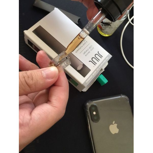 Factory Wholesales OEM 1ml capacity Ceramic coil CBD empty Juul Pods for JUUL Vape Pen from China supplier