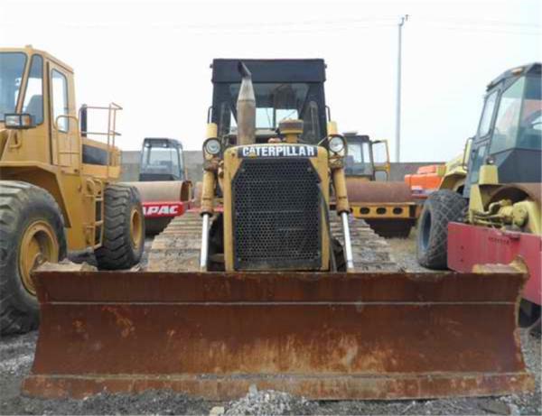Used bulldozer D5, D6D with LGP Shoes/Bulldozer CAT D6D LGP With Pads For Sale