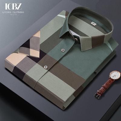 Camisas masculinas com mangas curtas com desenho de lenços de seda não de ferro em várias cores